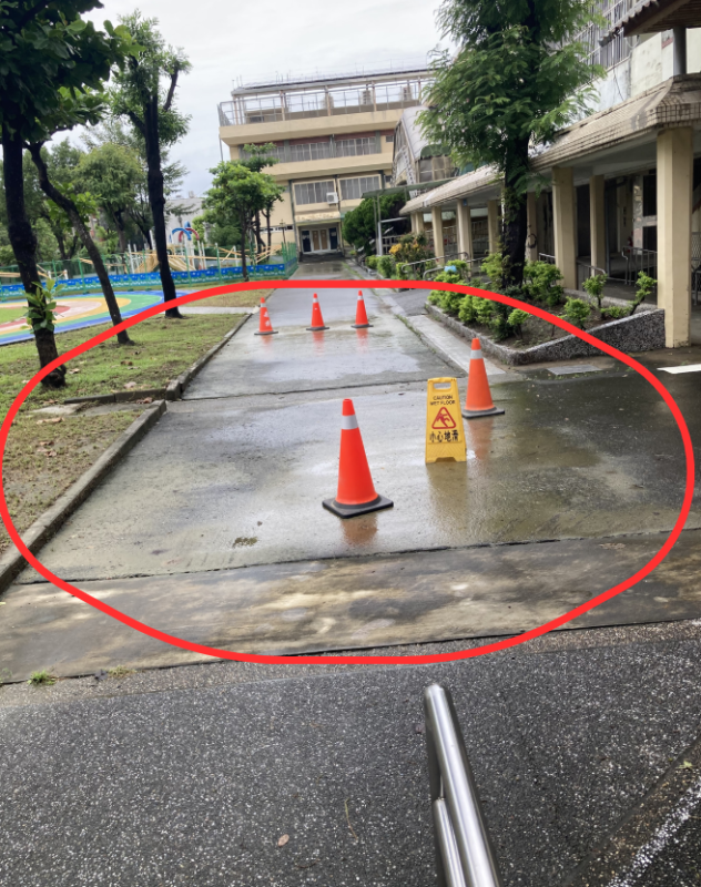 濕滑地面